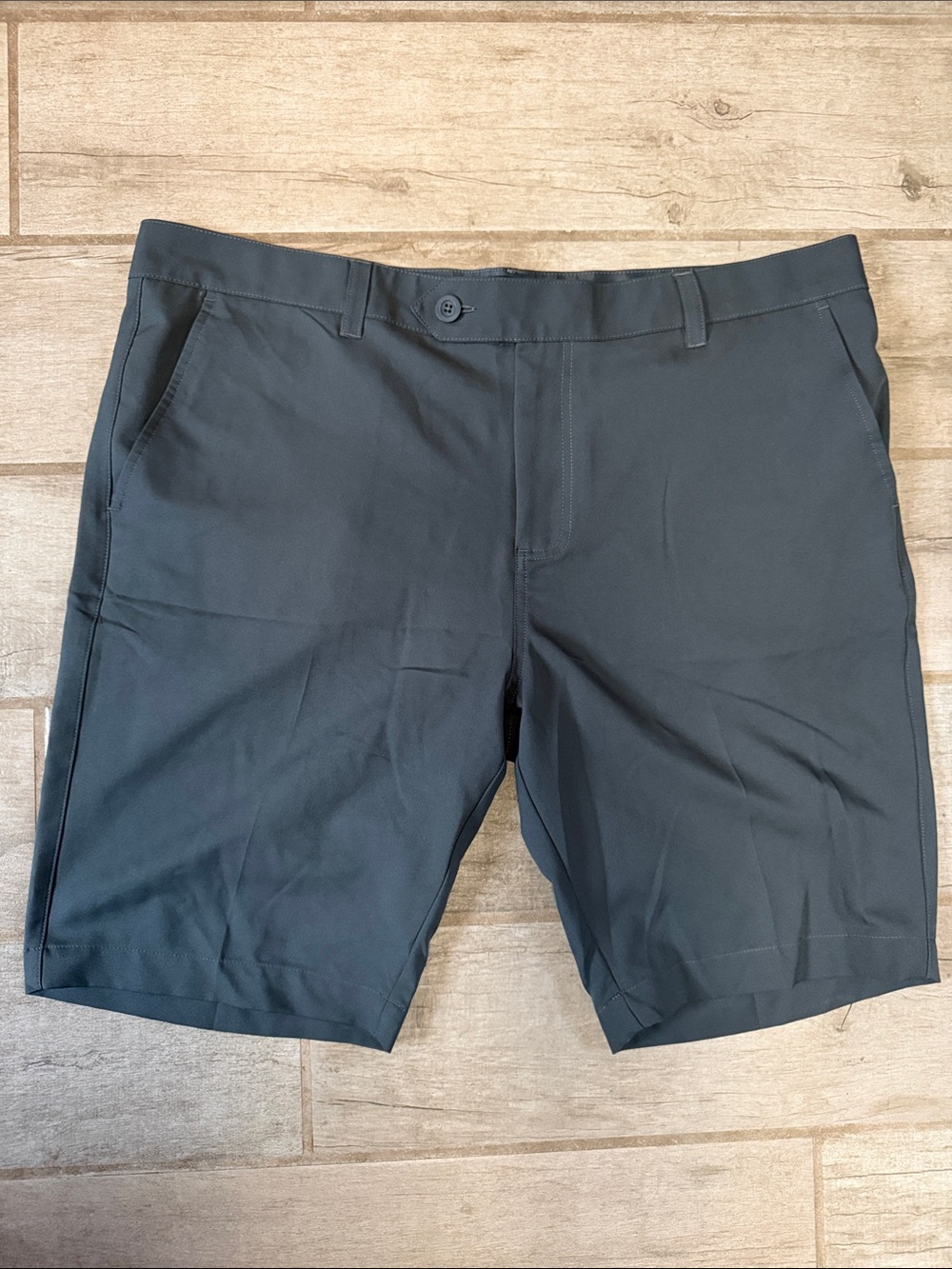 ZYIA Active Men’s Charcoal Clubhouse Golf Shorts Size L Performance